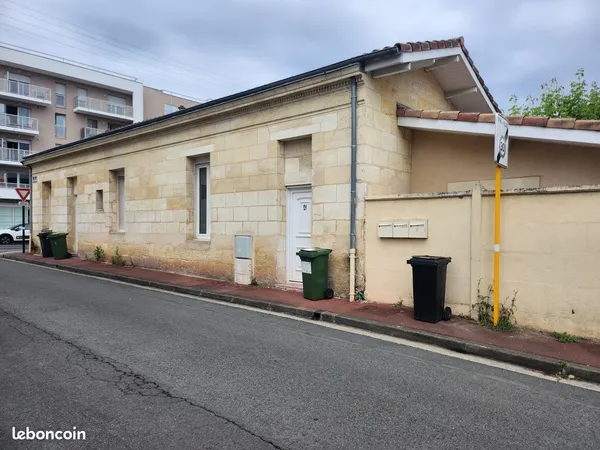 ECHOPPE DUPLEX T2 BIS - 51,03 m² CARREZ / 62,87 m² AU SOL - COUR PRIVATIVE