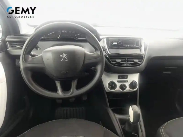 Peugeot 208 puretech 68ch bvm5 — photo 8