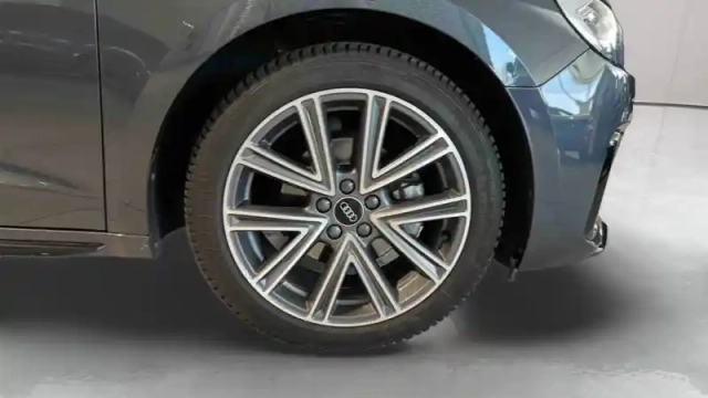 Audi A1 sportback 30 tfsi 110 ch s tronic 7 — photo 10