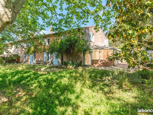 Mas 7 pièces 235 m²