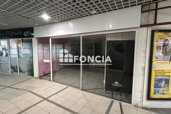 Local 1 pièce 40 m²
