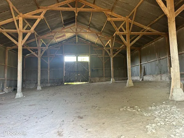 Loue hangar