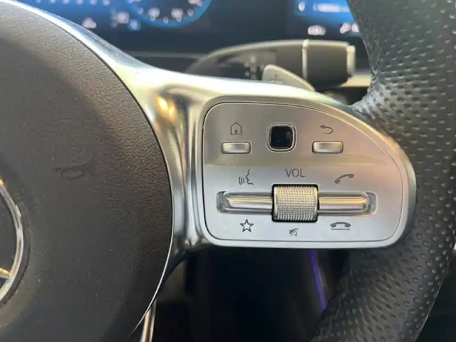 Mercedes Eqc 400 4matic — photo 16