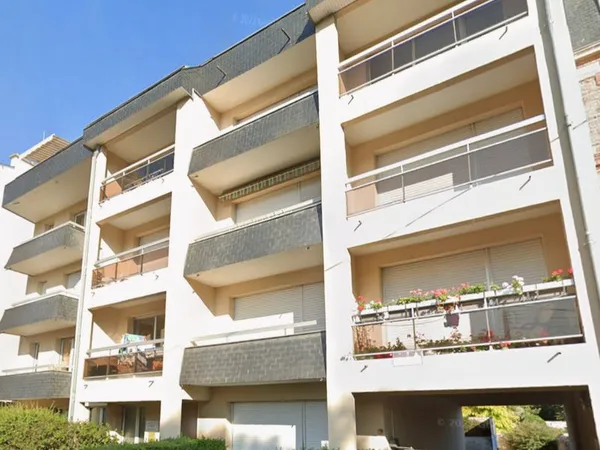 Studio T1 Bis meublé avec terrasse et parking / Saint Servan