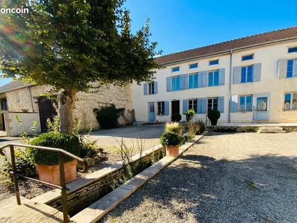 Propriété 7 pièces 365 m²