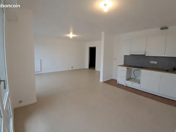 T3 en résidence avec 2 chambres, dispo début décembre, très calme, très bien entretenu
