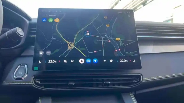 Lynk&Amp;Co 01 1.5 phev 276 ch — photo 35