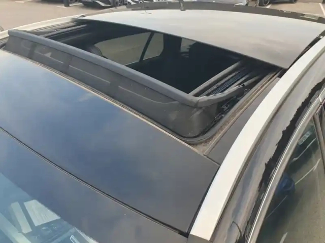 Mercedes Classe C 300 e break amg line — photo 22