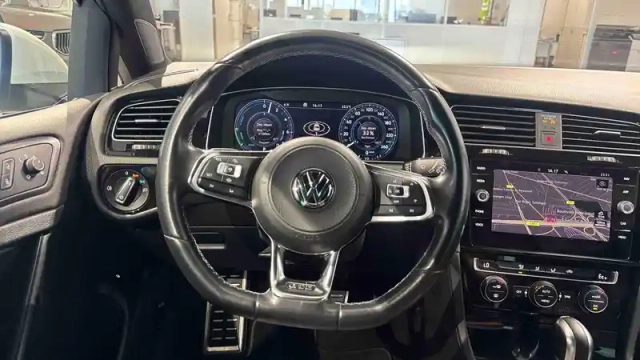 Volkswagen Golf 1.4 hybrid rechargeable opf 204 dsg6 — photo 12