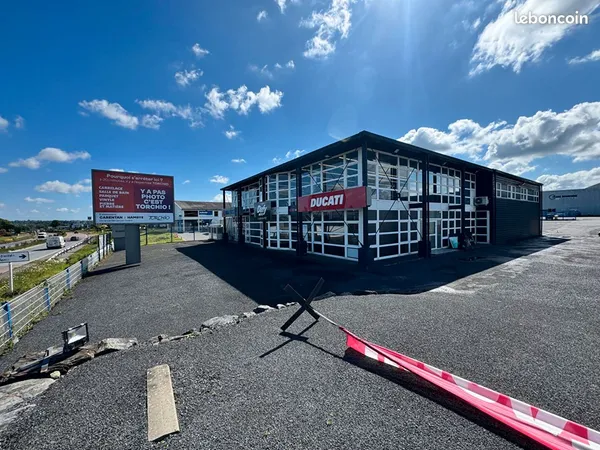 Local commercial 1102 m² SAINT LO