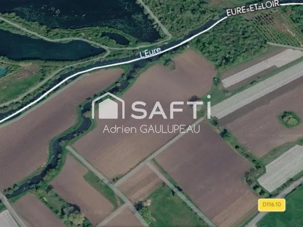 Un terrain disponible pour exploiter et profiter !