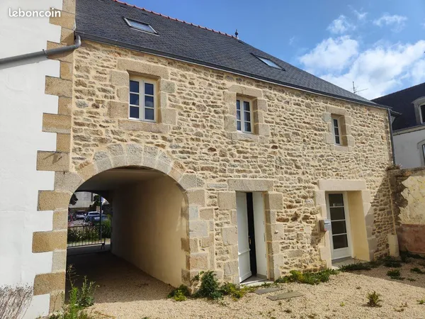 Maison T5 113 m2 avec extérieur - Pont-Croix centre