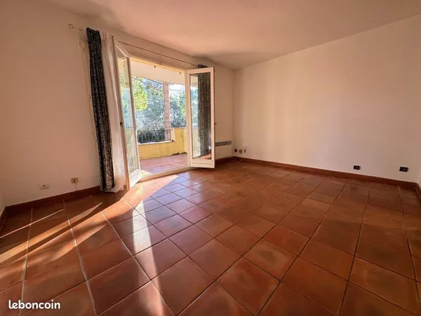 Studio 1 pièce 25 m²