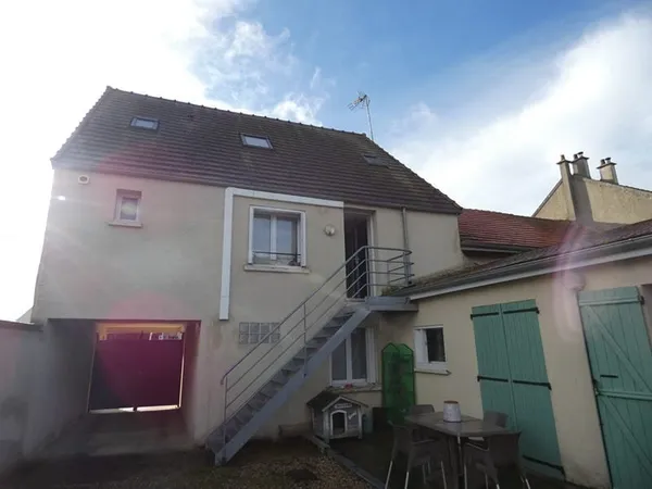 Immeuble de rapport à 5 minutes de Nanteuil Le Haudouin