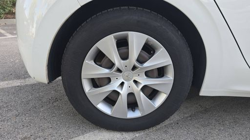 Peugeot 208 1.2 PureTech 68 - Like – 2018 – 128156 km – Essence – Boîte Manuelle — photo 37