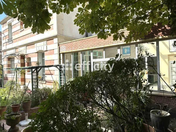 Maison 7 pièces 225 m²