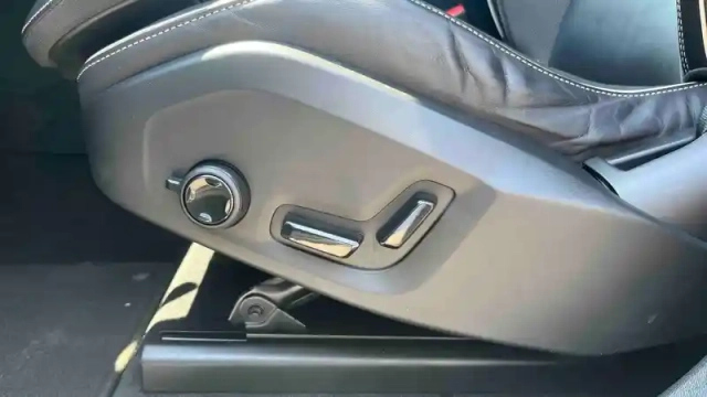Volvo Xc60 t6 recharge awd 253 ch + 145 ch geartronic 8 — photo 28