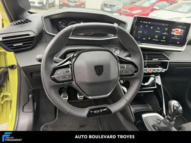 Peugeot 208 1.2 puretech 100ch s&amp;s gt — photo 9