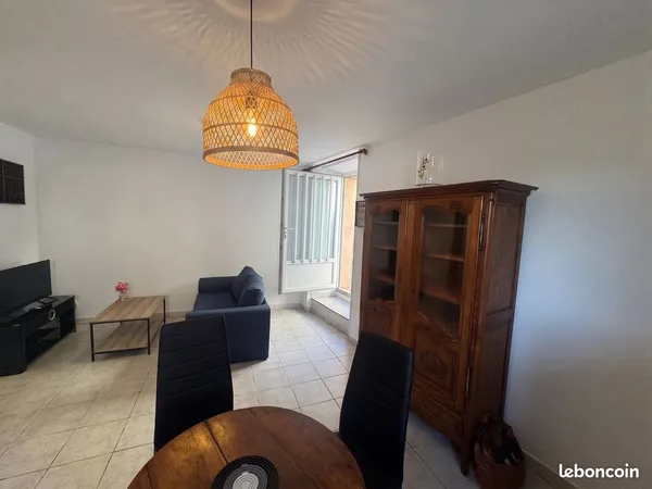 Superbe appartement T2 meublé et rénové de 42 m² à Carlipa