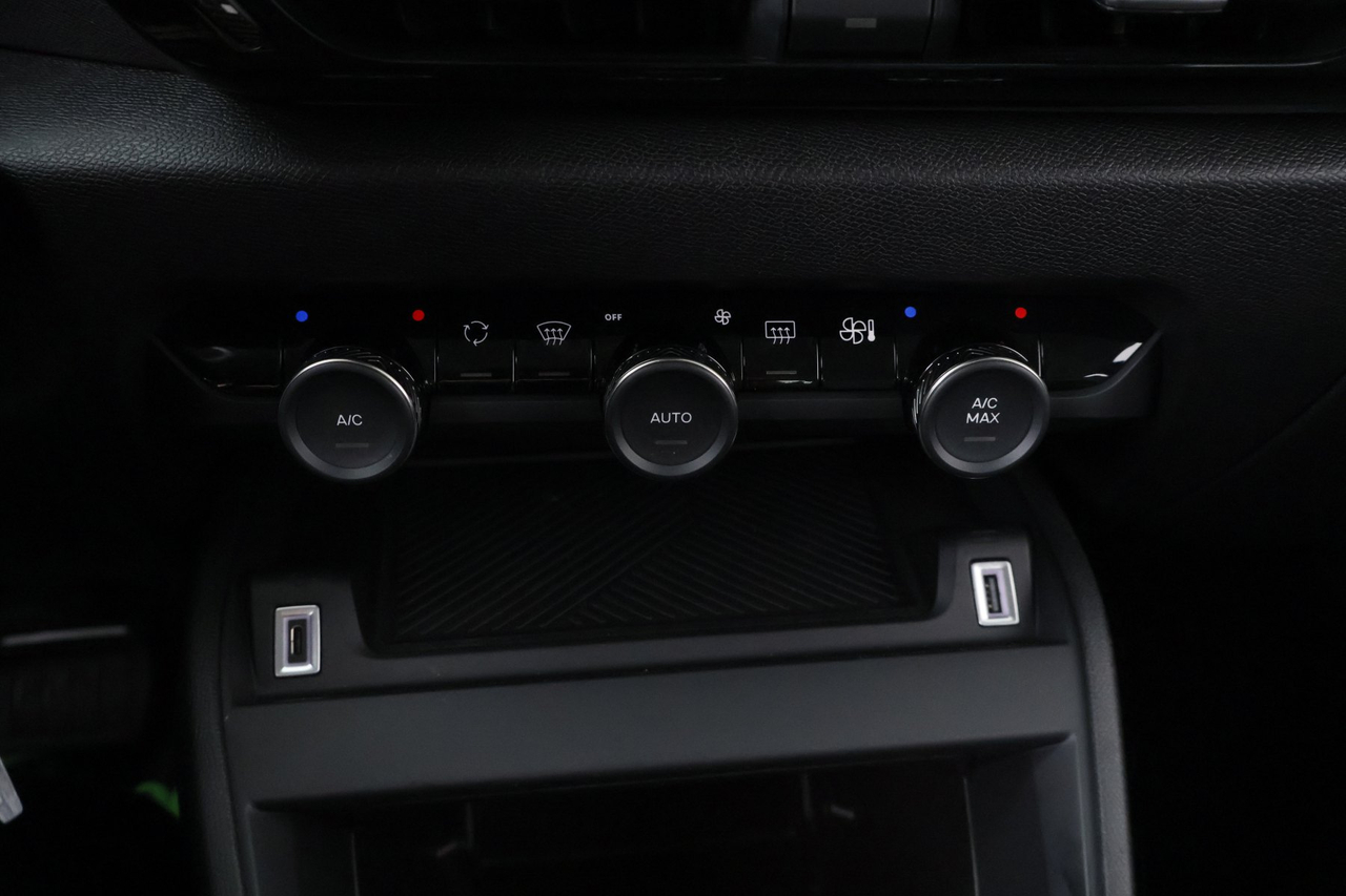 Citroën C4 X — photo 23