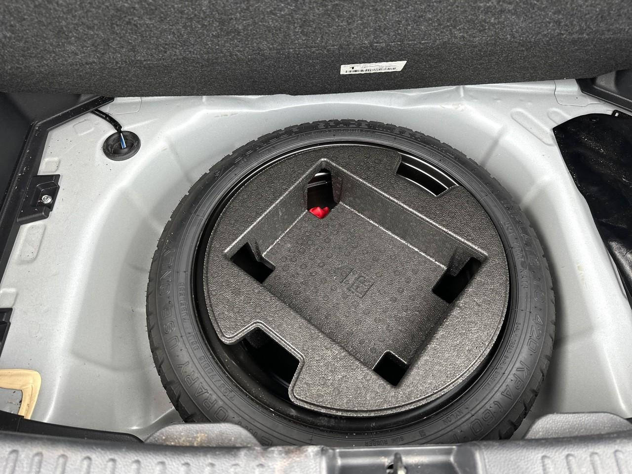Toyota Yaris hybride 116h design — photo 34