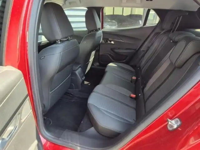 Peugeot 2008 e- 136ch allure pack — photo 13