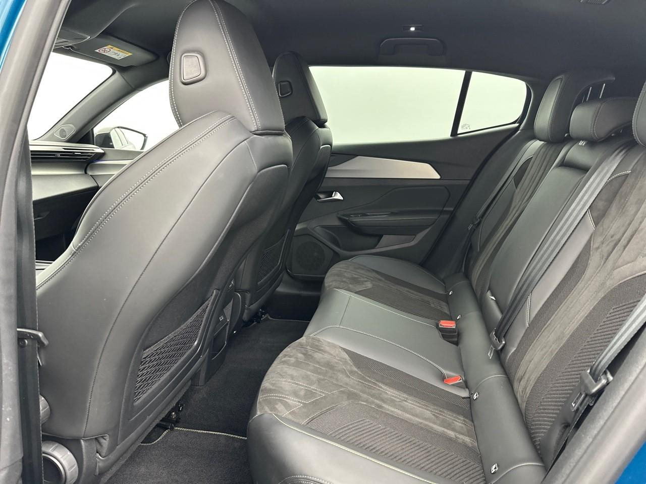 Peugeot 408 puretech 130 ch s&s eat8 gt — photo 12