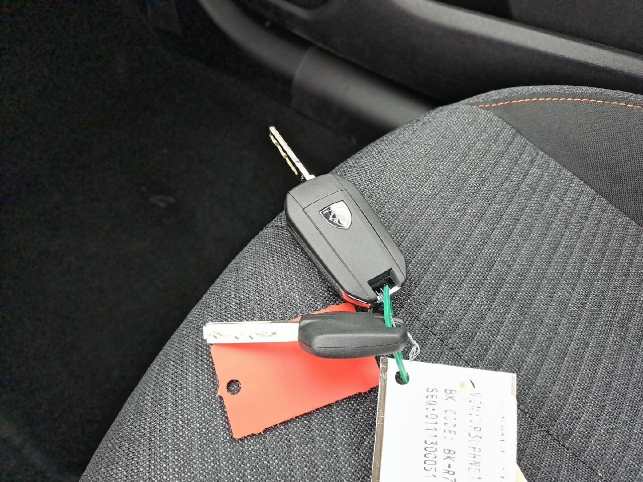 Peugeot 208 100 s&s bvm6 style — photo 30