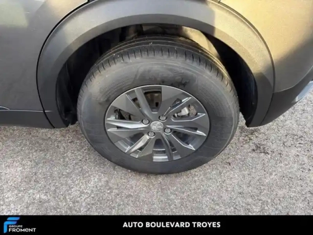 Peugeot 2008 1.2 puretech 100ch s&amp;s style — photo 13