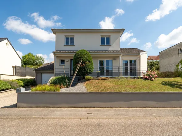Maison moderne avec jardin à Tomblaine