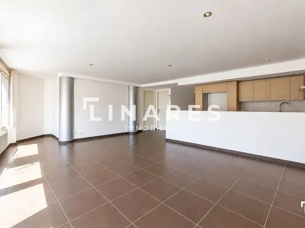 Local commercial 3 pièces 91 m²