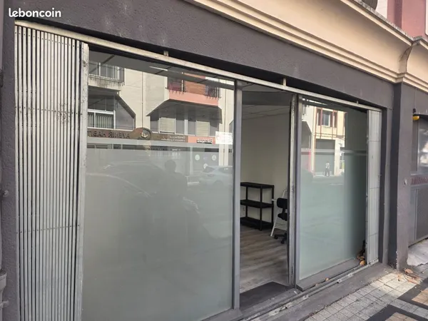 Local commercial à vendre