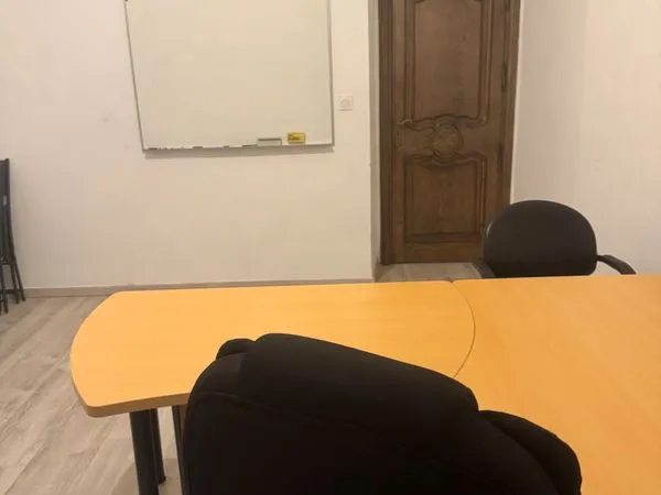 Bureau equipe rue pietonne bastia