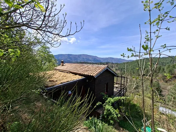 Maison en bois autonome
