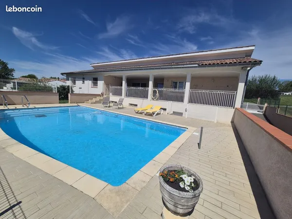Propriété 8 pièces 190 m²