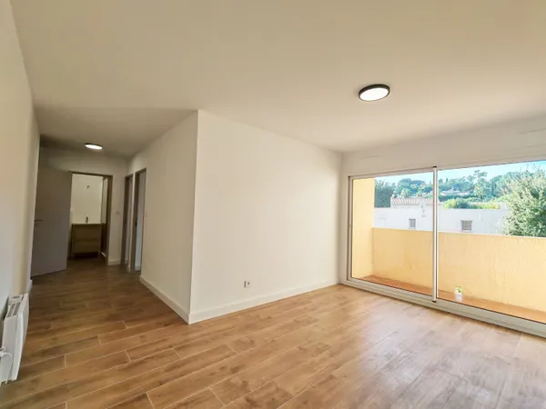LE PRADET - Appartement de type 2 - Cave - terrasse