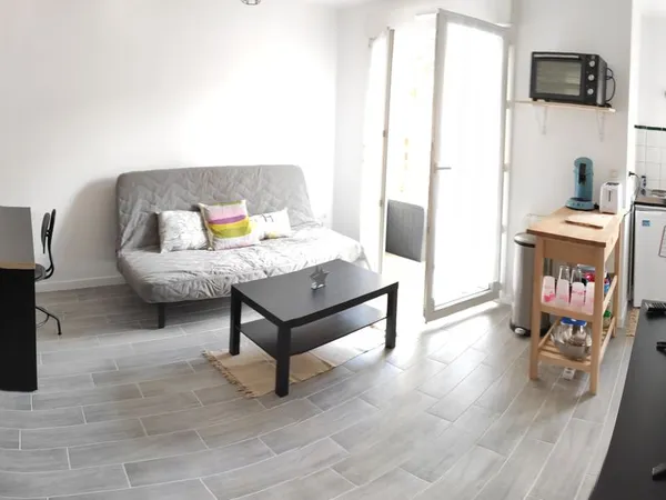 Studio avec balcon Reims Centre