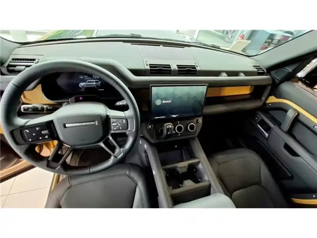 Land Rover Defender 110 p300e awd auto — photo 35