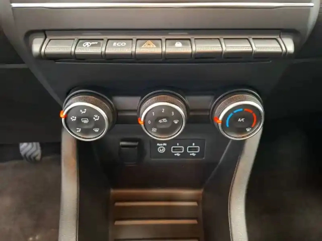 Renault Clio blue dci 85 — photo 25