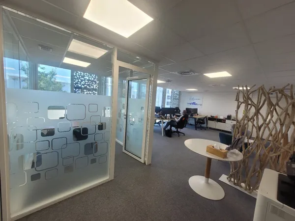 Bureau 68 m²