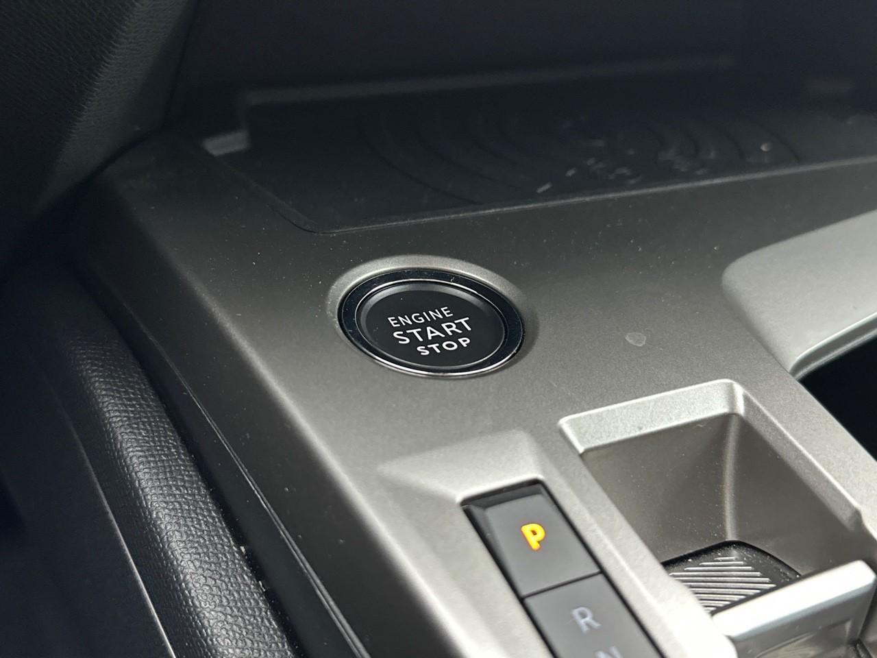 Peugeot 308 hybrid 145 e-dcs6 allure — photo 29