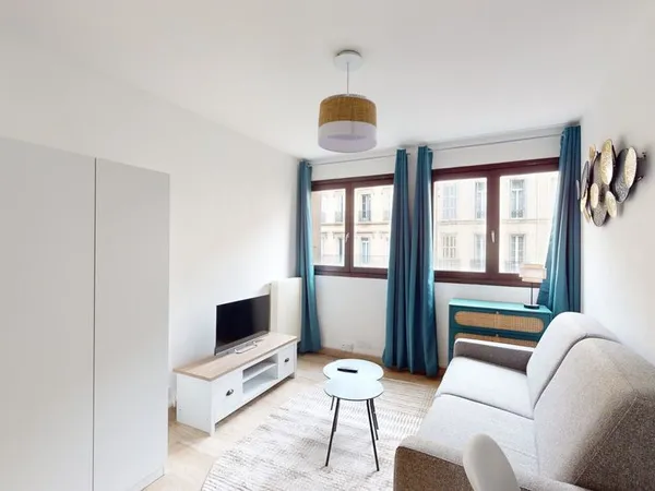 Studio rénové, lumineux et proche du centre-ville