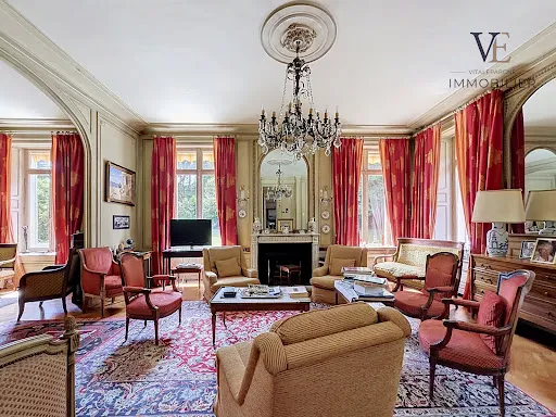Maison 12 pièces 455 m²