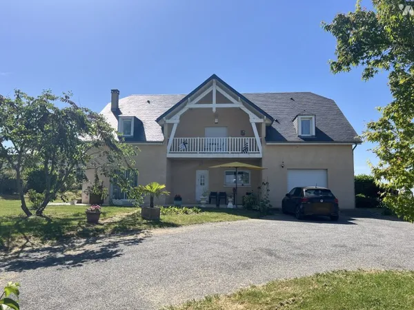 Maison 7 pièces 231 m²