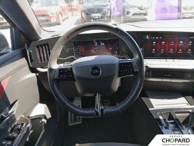Opel Astra hybrid 180 ch bva8 — photo 16