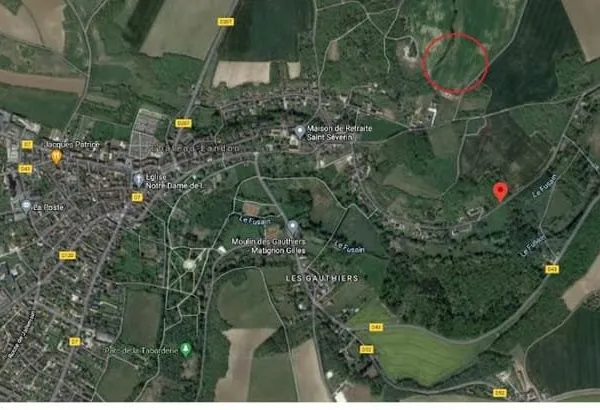 Terrain 897 m²