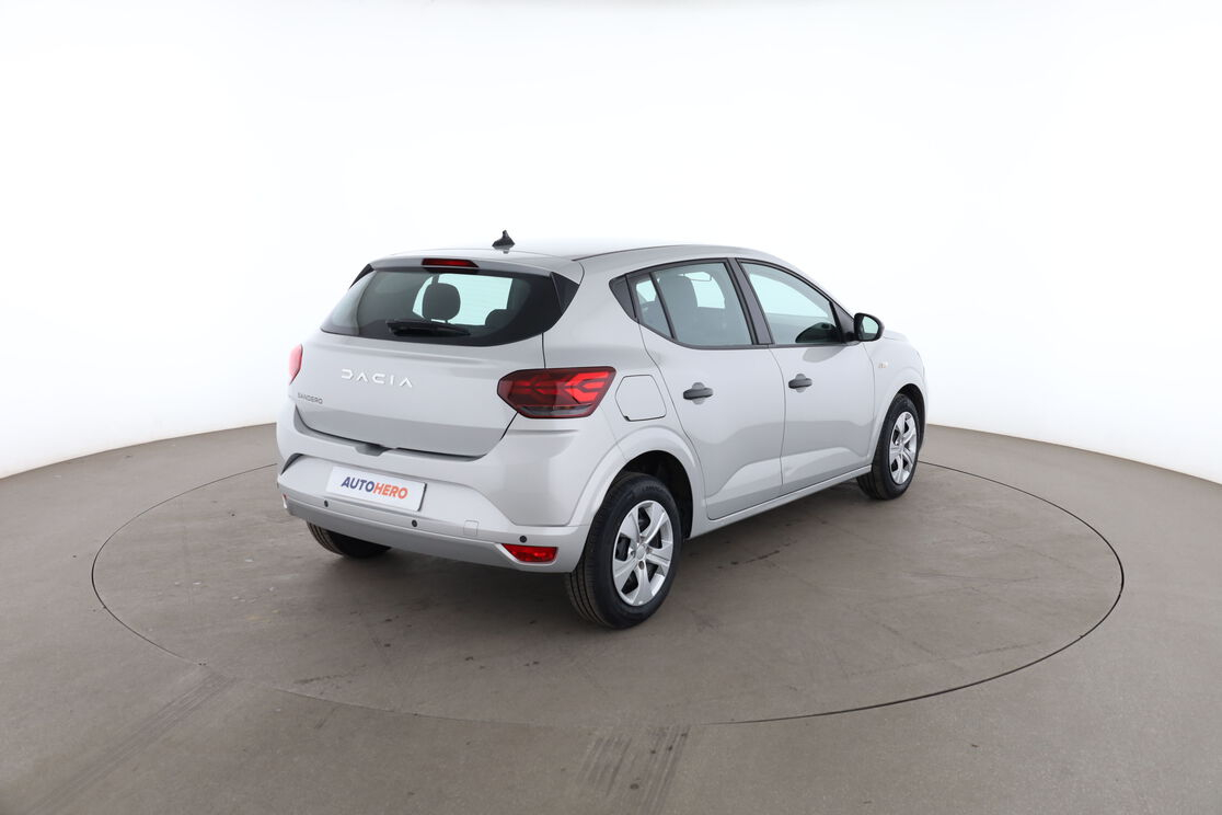 Dacia Sandero 1.0 SCe Essential — photo 5