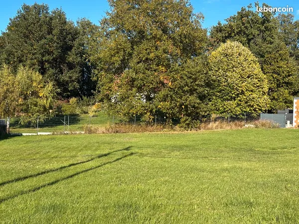 Terrain 642 m² BALLAN MIRE