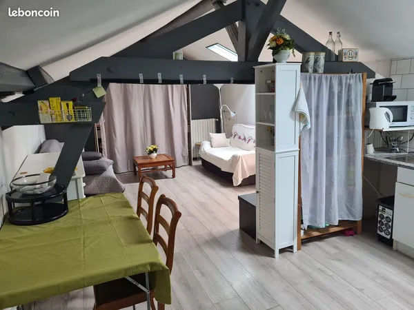 LOCATION MEUBLE studio 25 m2- RER C -SAINT CHERON - étudiant ou alternant - Loyer 580