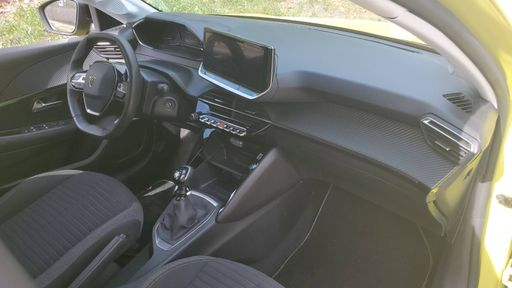 Peugeot 208 1.2 PureTech 100 - Active – 2024 – 14224 km – Essence – Boîte Manuelle — photo 21